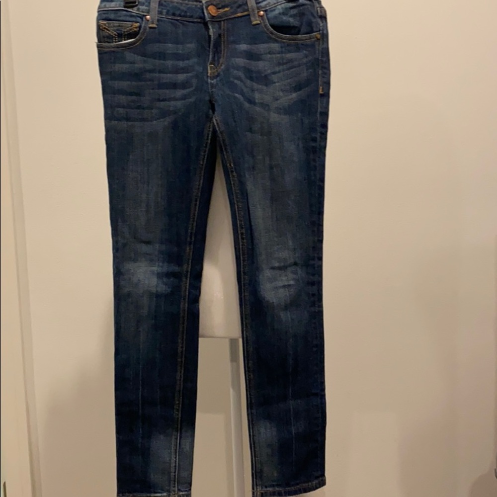 Like new dark wash Viggos  skinny jeans